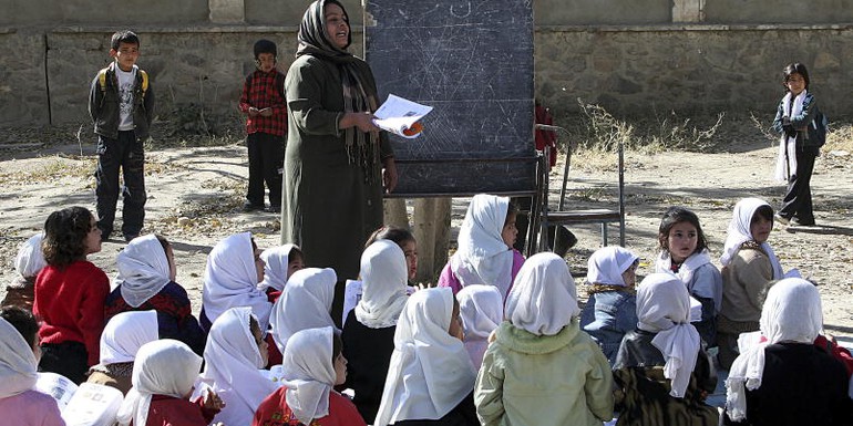 Afghanistan Fardin Waezi children learning outside.jpg