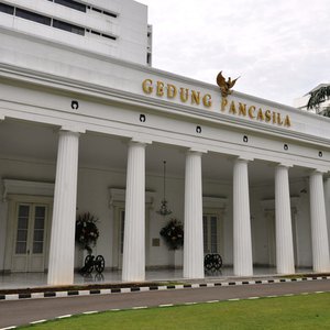 gedung pancasila Indonesian MFA building.jpg