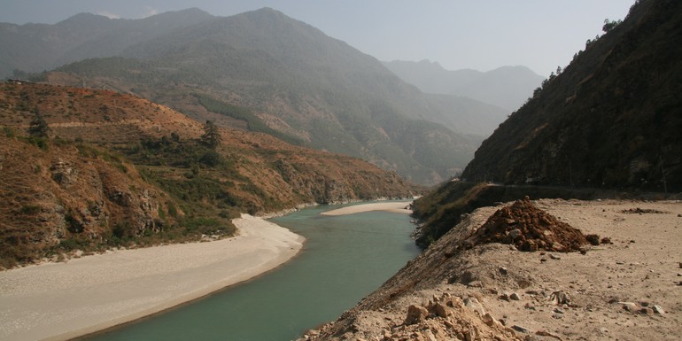 punatsangchu_down_stream_of_wangdue.jpg