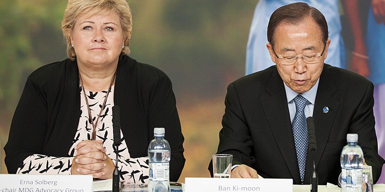 pm_solberg_ban_ki-moon_photo_norwaymfaespen_rost_cropped.jpg